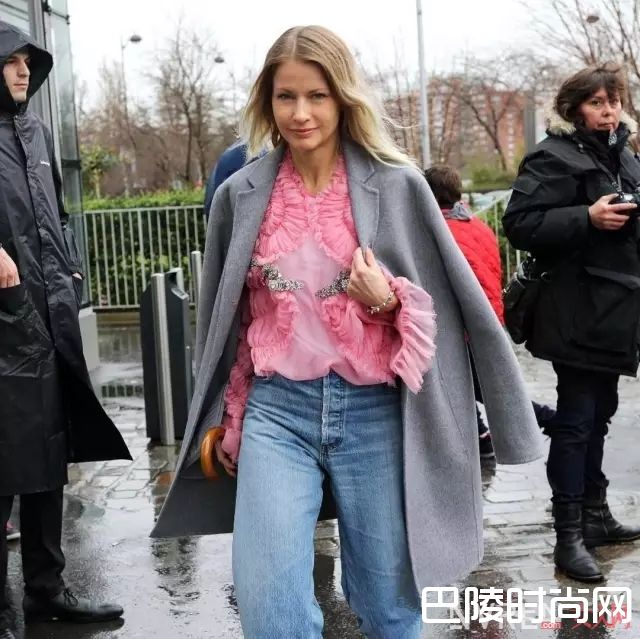 Preen品牌介绍_UGG变成仙女鞋了？居然还能配礼服裙穿