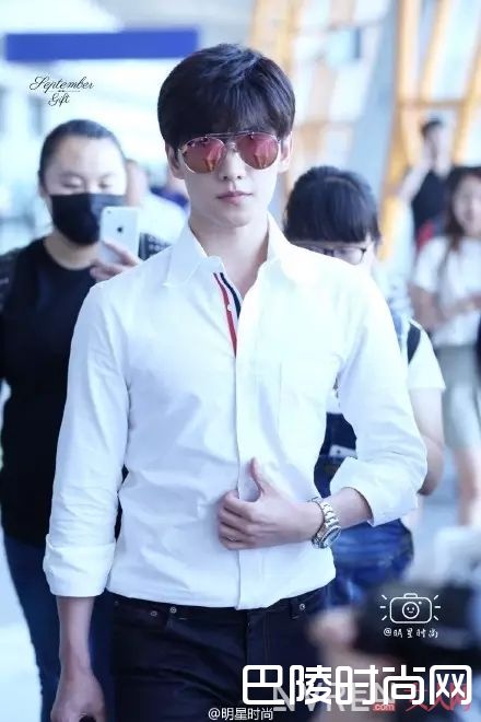 好墨镜的标准_夏天出街怎能少了它，墨镜怎么戴才有型？