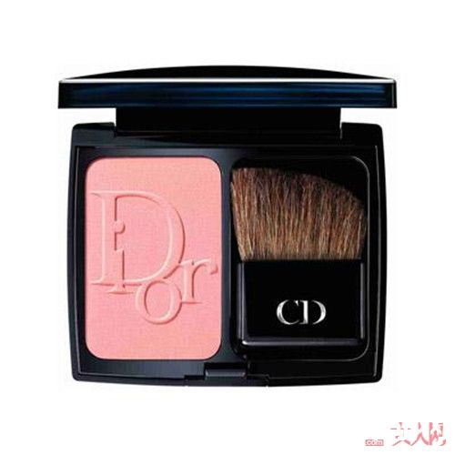 腮红使用有什么技巧_你会用腮红吗 会用腮红可以减龄 感觉get吧