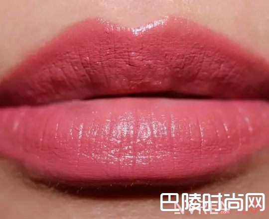 Bobbi Brown nude rose_最适合春天的唇色，大甜甜、大幂幂也最爱它…