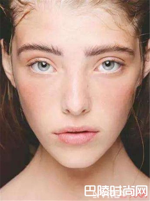腮红有什么类型_你会用腮红吗 会用腮红可以减龄 感觉get吧