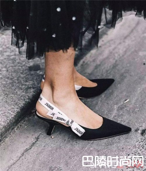 猫跟鞋怎么搭配潮流_潮流推荐:最近流行的8大潮品都有哪些