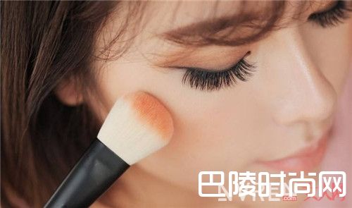 腮红使用有什么技巧_你会用腮红吗 会用腮红可以减龄 感觉get吧