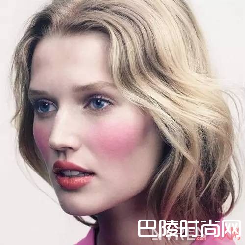 Bésame Setting Face Powder产品简介_值得你了解的8个冷门潜力股小众彩妆品牌