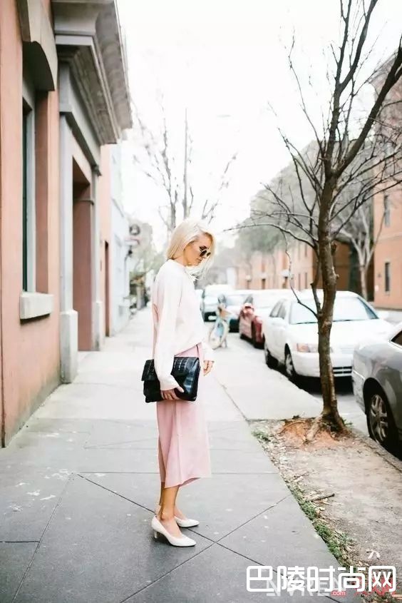 阔腿裤配尖头高跟鞋_最时髦的阔腿裤穿不好，很可能是你不会搭鞋子！