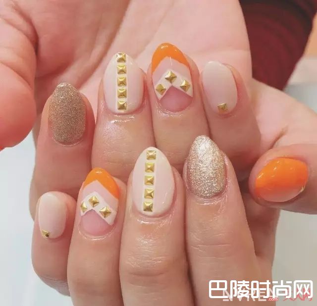 VALENTINO美甲_做一款Gucci、Valentino、Chanel限量款美甲，才配得上我攒钱买的包包