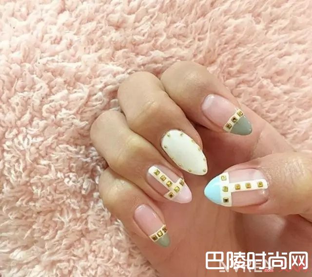 VALENTINO美甲_做一款Gucci、Valentino、Chanel限量款美甲，才配得上我攒钱买的包包