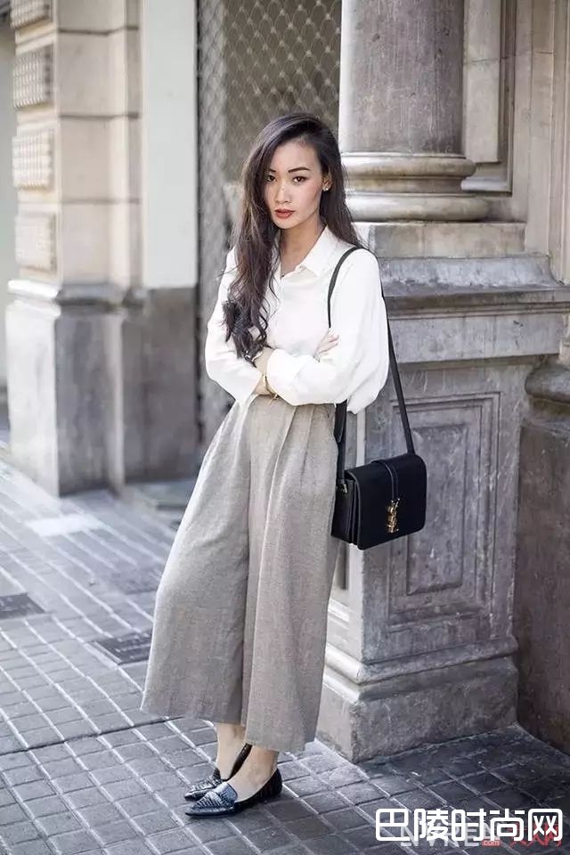 阔腿裤配乐福鞋_最时髦的阔腿裤穿不好，很可能是你不会搭鞋子！