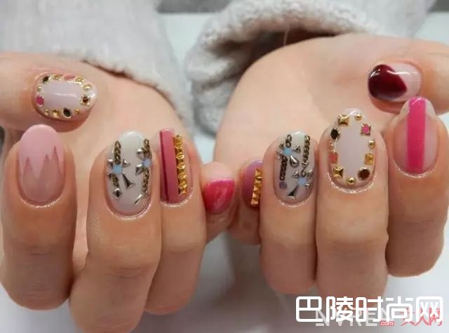 VALENTINO美甲_做一款Gucci、Valentino、Chanel限量款美甲，才配得上我攒钱买的包包