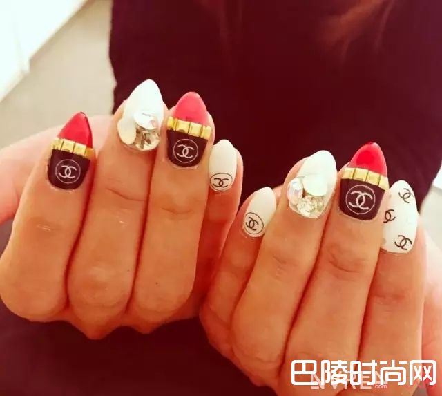 CHANEL美甲_做一款Gucci、Valentino、Chanel限量款美甲，才配得上我攒钱买的包包