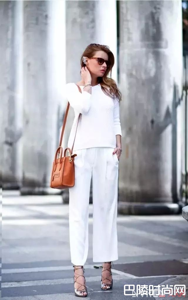阔腿裤配绑带高跟鞋_最时髦的阔腿裤穿不好，很可能是你不会搭鞋子！