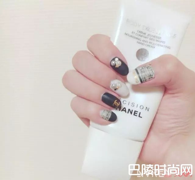 CHANEL美甲_做一款Gucci、Valentino、Chanel限量款美甲，才配得上我攒钱买的包包