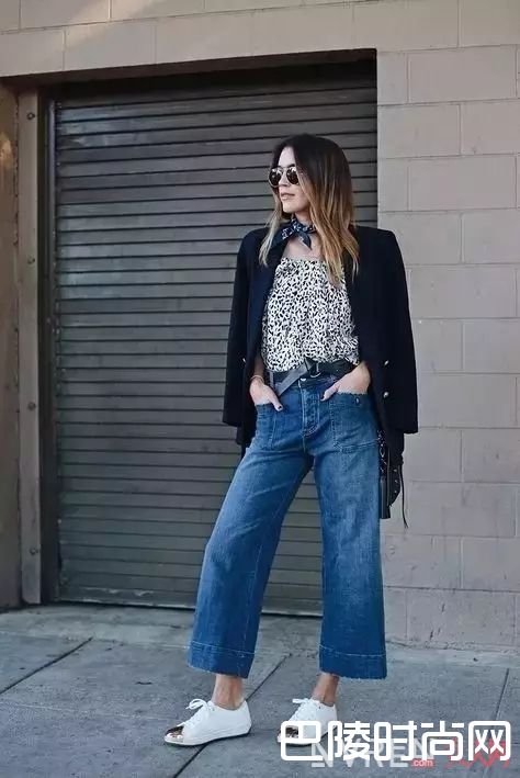 阔腿裤配小白鞋_最时髦的阔腿裤穿不好，很可能是你不会搭鞋子！