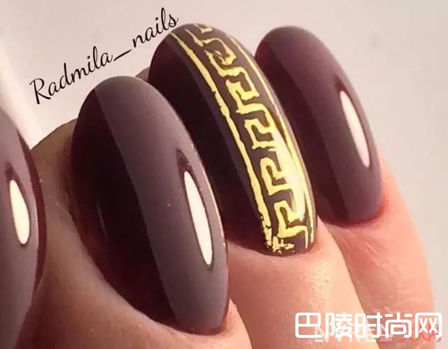 VERSACE美甲_做一款Gucci、Valentino、Chanel限量款美甲，才配得上我攒钱买的包包