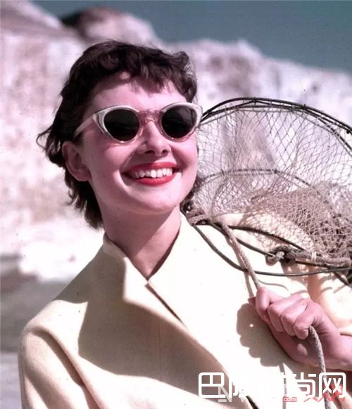 猫眼墨镜的历史_猫眼墨镜 一件充满时尚魔力的潮流单品