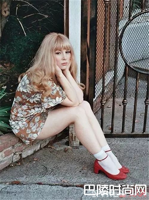 经典的白袜_今年最in的袜子 帮你轻松摆出凹造型