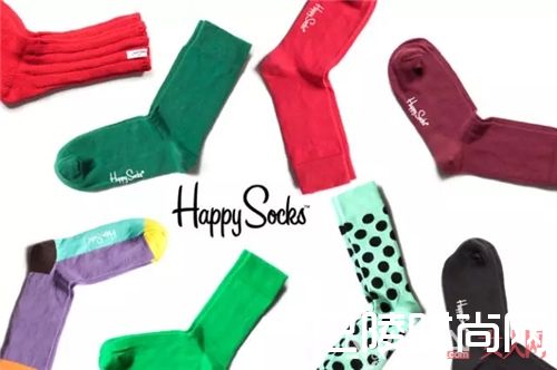 绚丽的彩色中筒袜_今年最in的袜子 帮你轻松摆出凹造型