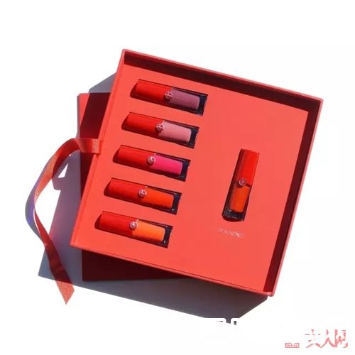 阿玛尼小胖丁染唇液_2017唇釉当道 这些火爆了的唇釉你有几个？