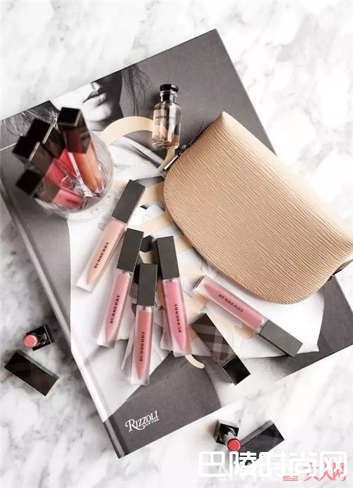 urberry丝绒雾彩液体唇膏_2017唇釉当道 这些火爆了的唇釉你有几个？