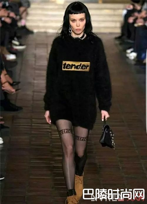 学生气息的过膝袜_今年最in的袜子 帮你轻松摆出凹造型