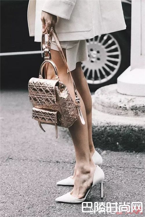 金属镭射包包推荐_复苏春天的少女感 先从买个包开始吧