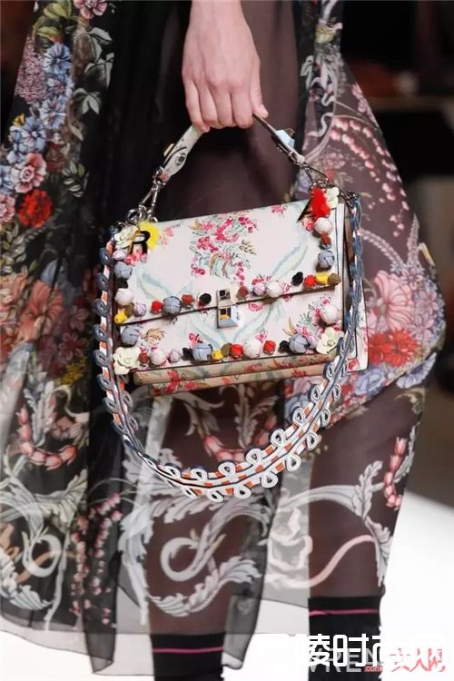 KAN I 系列包包推荐_今年要流行的这些包包 我都帮你找好了！