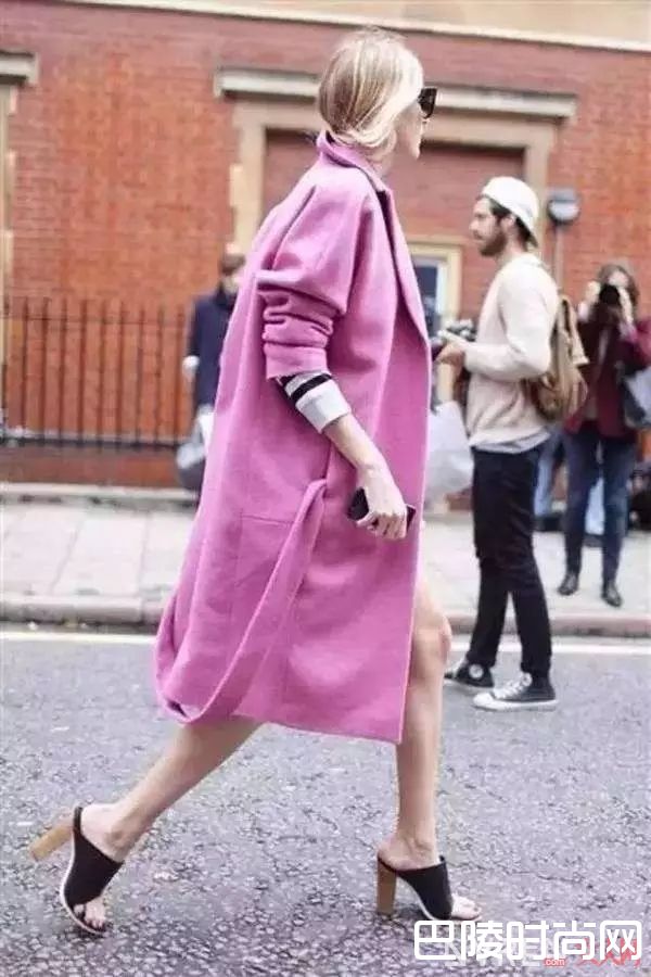  蓍草粉红_开春穿什么？2017年十大流行色让你美成一道风景线