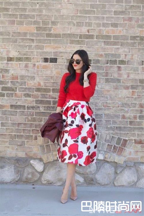 花朵迷笛裙和什么鞋子搭配_春季最值得入手单品是什么?花朵迷笛裙撩人穿搭