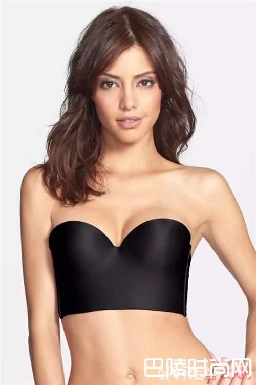 一字肩如何搭配内衣_夏天来了 5种款式内衣穿搭术满足你应付潮流款!