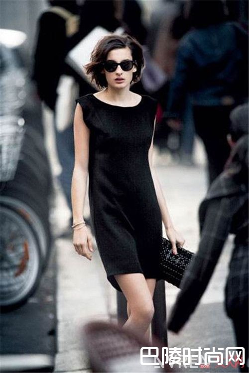 小黑裙介绍_这是女生衣橱必备单品 成为女神的必需品你有几件
