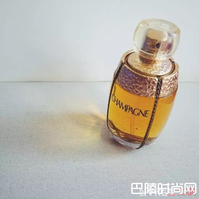 Yves Saint Laurent Champagne醉爱（香槟）_酒香醉人，那些令人微醺的香水指南