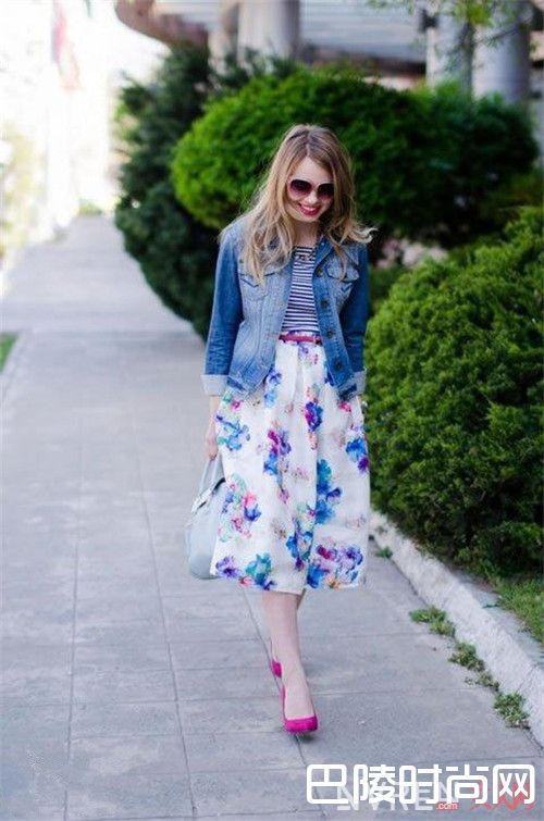 花朵迷笛裙搭配什么外套好_春季最值得入手单品是什么?花朵迷笛裙撩人穿搭