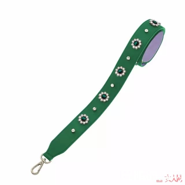 High cheeks_小包大行其道，今年春夏还能买这些千元小众包！