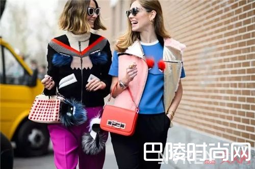 反光太阳镜搭配_“空手”出门才叫时尚 这些简单搭配你懂吗？