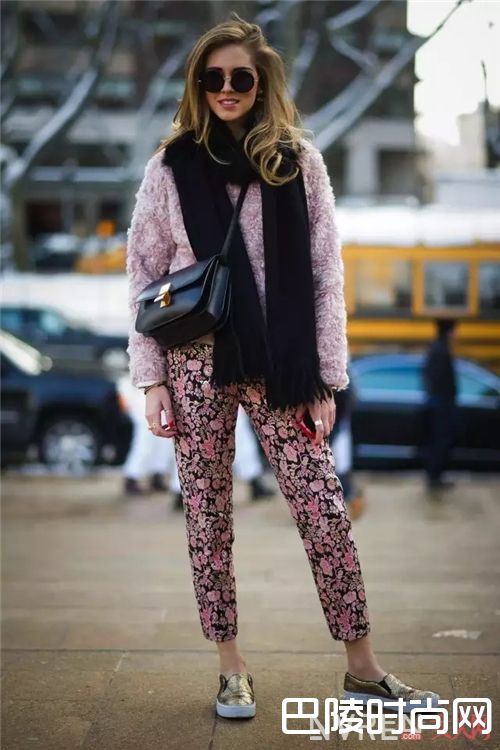 滑板鞋搭配_“空手”出门才叫时尚 这些简单搭配你懂吗？