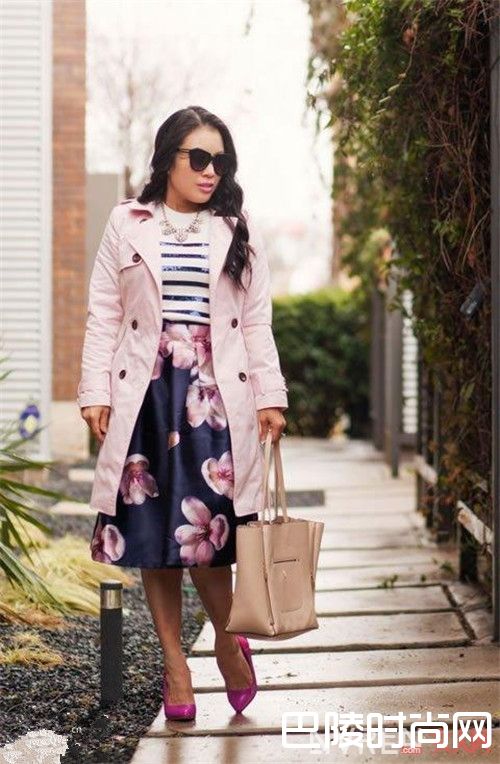 花朵迷笛裙搭配什么外套好_春季最值得入手单品是什么?花朵迷笛裙撩人穿搭