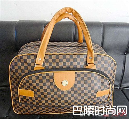 包袋介绍_这是女生衣橱必备单品 成为女神的必需品你有几件