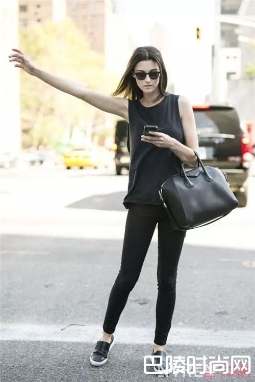 滑板鞋搭配_“空手”出门才叫时尚 这些简单搭配你懂吗？