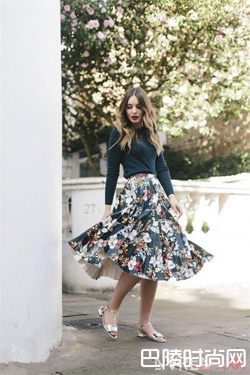 花朵迷笛裙和什么鞋子搭配_春季最值得入手单品是什么?花朵迷笛裙撩人穿搭