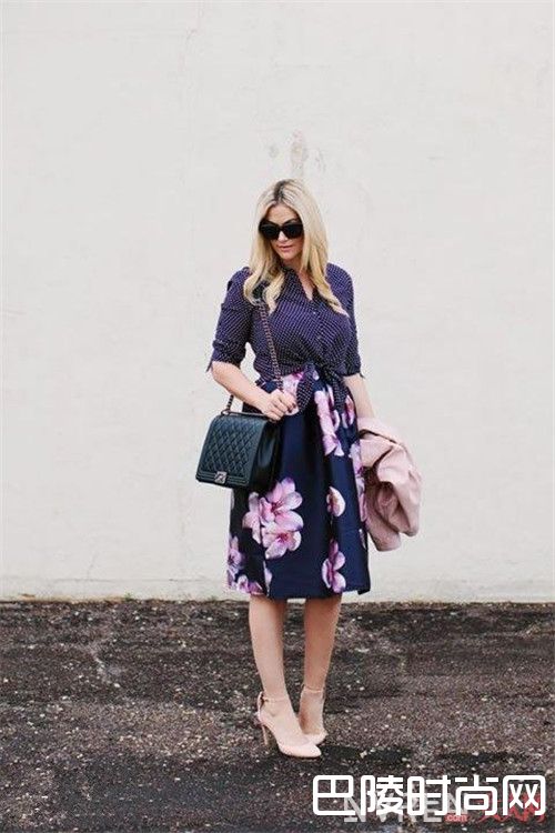 花朵迷笛裙搭配什么外套好_春季最值得入手单品是什么?花朵迷笛裙撩人穿搭