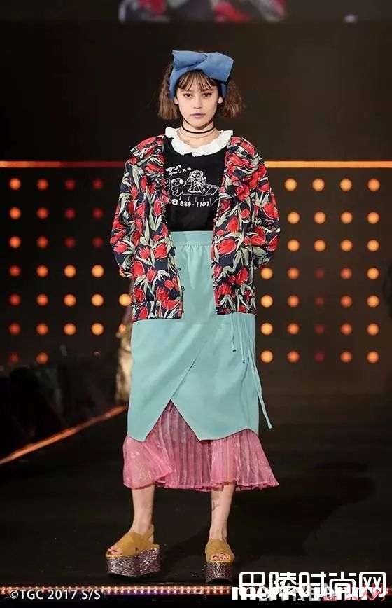 TGC奇葩造型_看这些模特明星，一秒Get今年岛国四大流行热点！