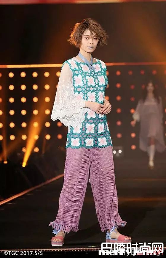 TGC奇葩造型_看这些模特明星，一秒Get今年岛国四大流行热点！