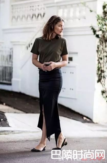 开叉裙+黑色平底鞋_入一款万能鞋，你的所有美美春装都和它绝配！