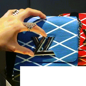 LOUIS VUITTON单品介绍_这些大品牌的大logo单品 是不是你的菜呢?