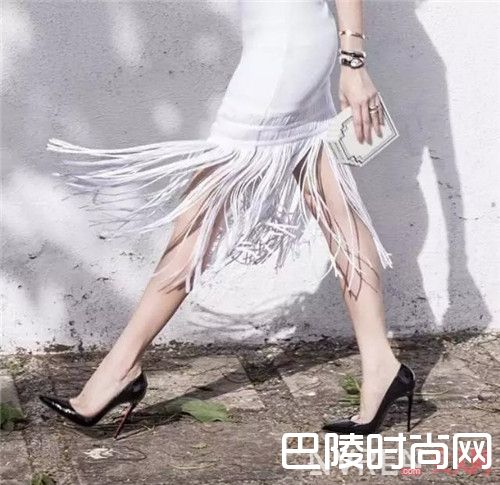 基础色尖头高跟鞋搭配什么不会出错_女人一生必须拥有的四款高跟鞋 你都收集齐了吗？