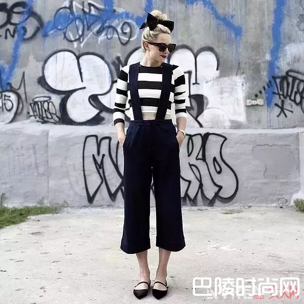 阔腿裤+黑色平底鞋_入一款万能鞋，你的所有美美春装都和它绝配！