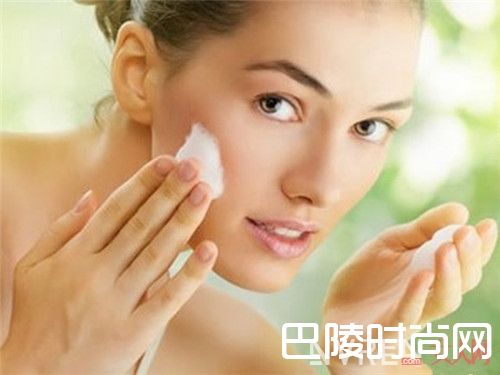 涂抹护肤品种类太多对肌肤有影响吗_为什么用再多的护肤品都没效果?原因就是这7点