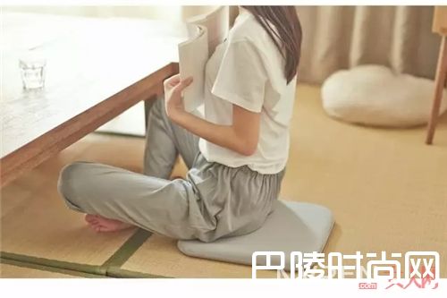 日式记忆棉坐垫_7个小物 给平淡如水的生活注入一点仪式感