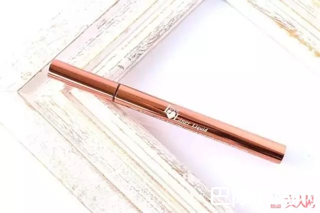 CEZANNE眼线液笔推荐_想要持久不脱妆的眼妆 你需要一只眼线液笔