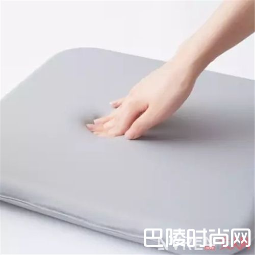 日式记忆棉坐垫_7个小物 给平淡如水的生活注入一点仪式感